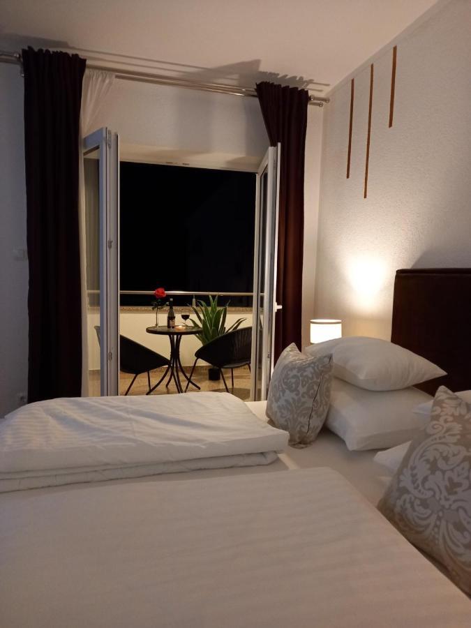 Garfild 1 Guest House Novi Vinodolski Esterno foto